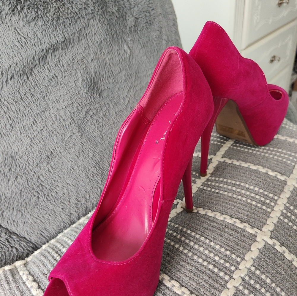 Quipid hot pink heels